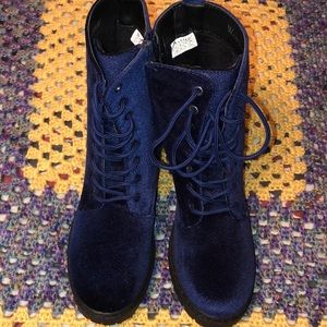 Faux suede navy blue boot.